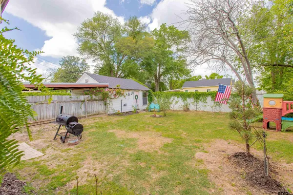 $224,000 | 212 Smith Street, Henderson, TX 75654