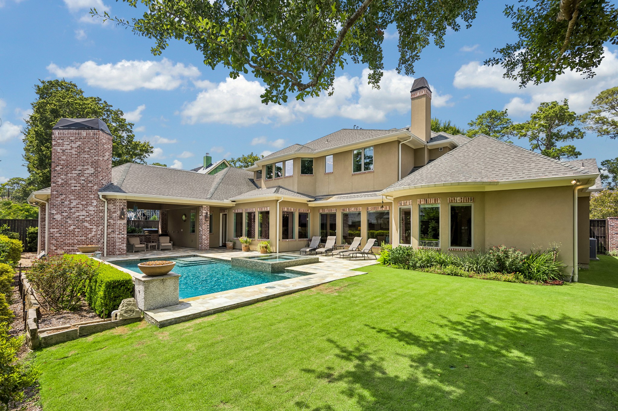 13127 Highwood Road Houston, TX 77079 - Photo 6 of 33 Gallery Image 6