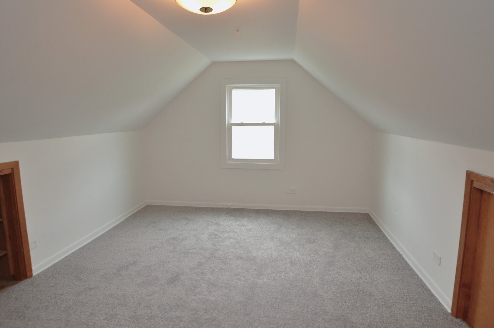 1509 Morris Avenue Berkeley, IL 60163 - Photo 19 of 28 an empty room with a window