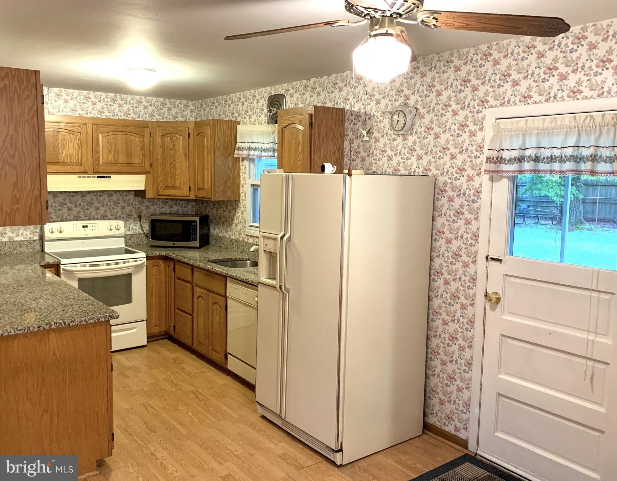 7872 Elizabeth Road Pasadena, MD 21122 - Photo 3 of 30 Gallery Image 3