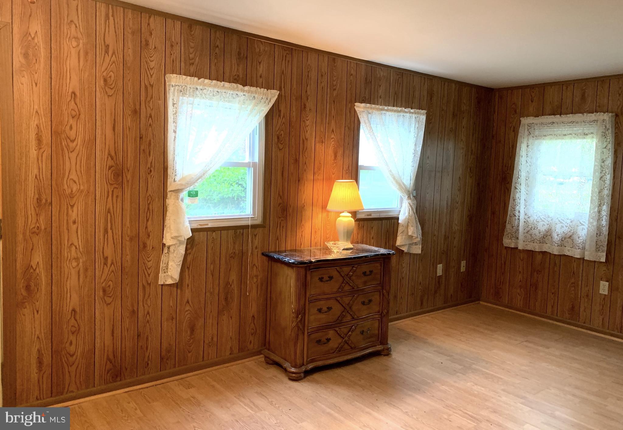 7872 Elizabeth Road Pasadena, MD 21122 - Photo 6 of 30 Gallery Image 6
