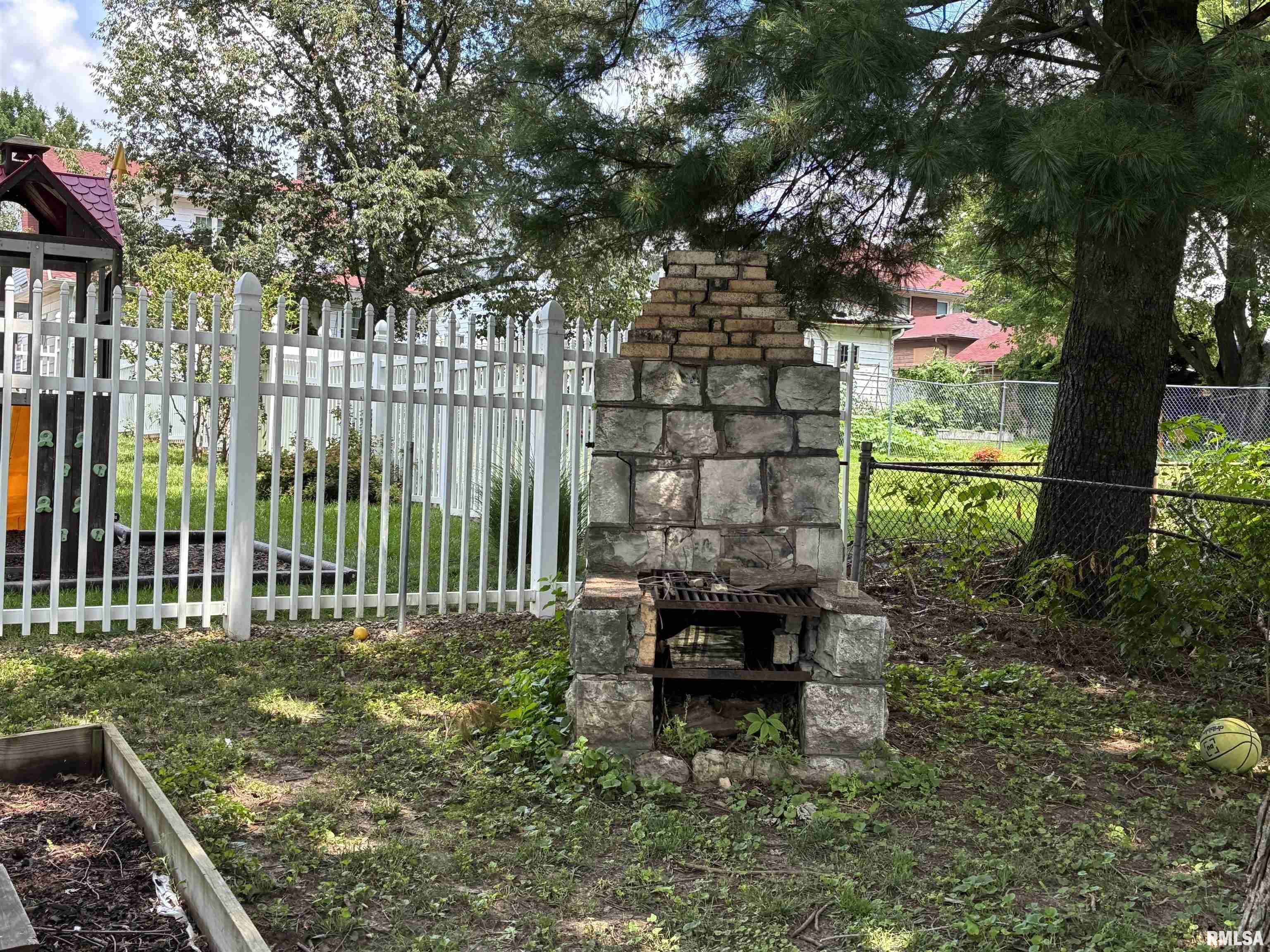 2241 Spring Street Quincy, IL 62301 - Photo 14 of 18