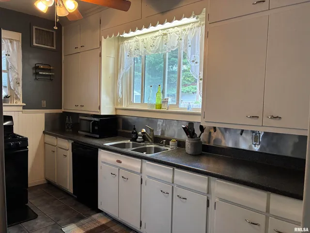 $230,000 | 2241 Spring Street, Quincy, IL 62301