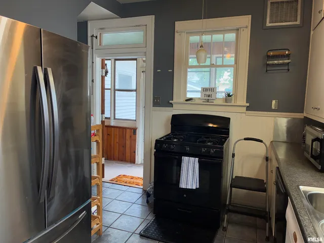 $230,000 | 2241 Spring Street, Quincy, IL 62301