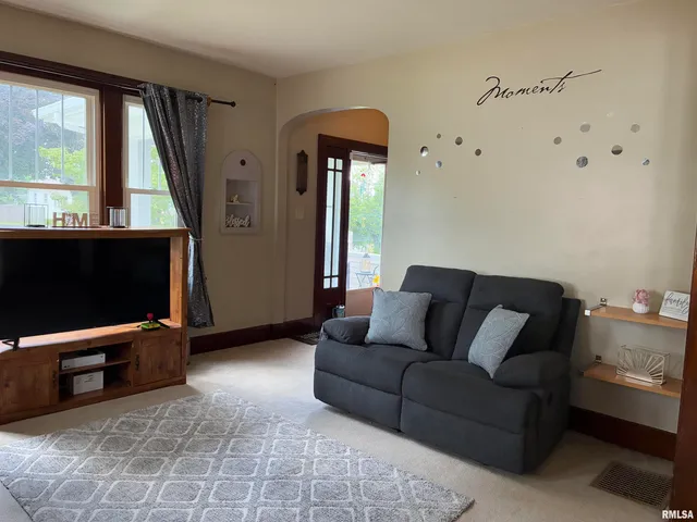 $230,000 | 2241 Spring Street, Quincy, IL 62301