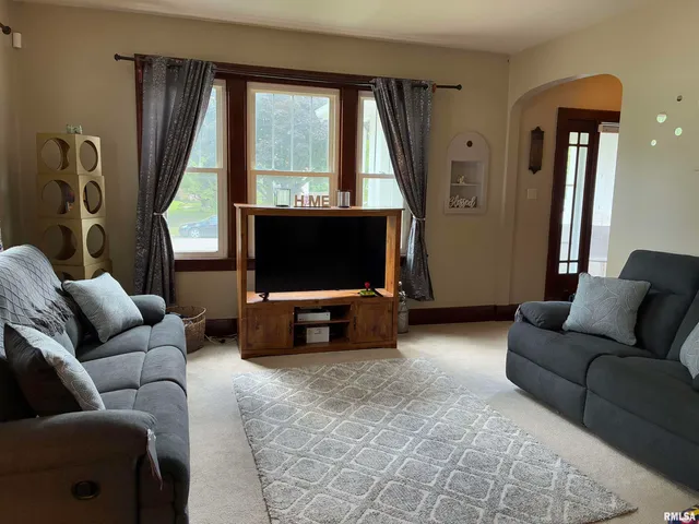 $230,000 | 2241 Spring Street, Quincy, IL 62301