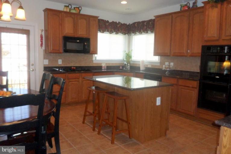 606 Crawfords Ridge Road Odenton, MD 21113 - Photo 2 of 24 Kitchen