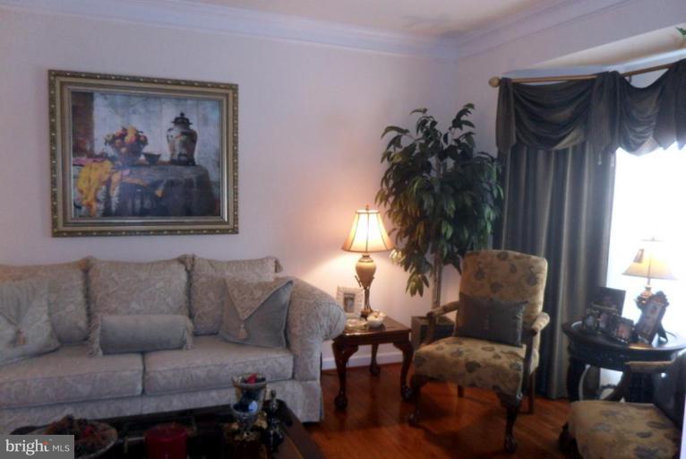 606 Crawfords Ridge Road Odenton, MD 21113 - Photo 17 of 24 Living Room