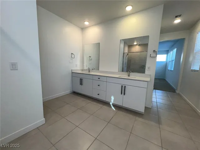 $2,490 | 612 Emerson Creek Court, North Las Vegas, NV 89084