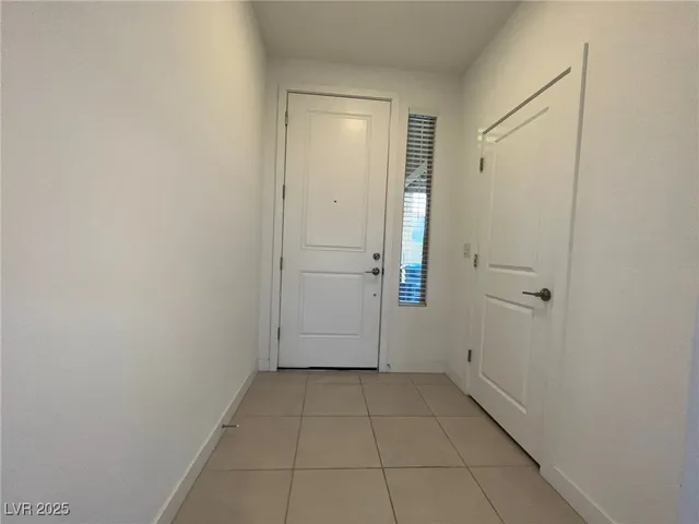 $2,490 | 612 Emerson Creek Court, North Las Vegas, NV 89084