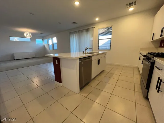 $2,490 | 612 Emerson Creek Court, North Las Vegas, NV 89084