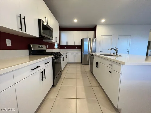 $2,490 | 612 Emerson Creek Court, North Las Vegas, NV 89084