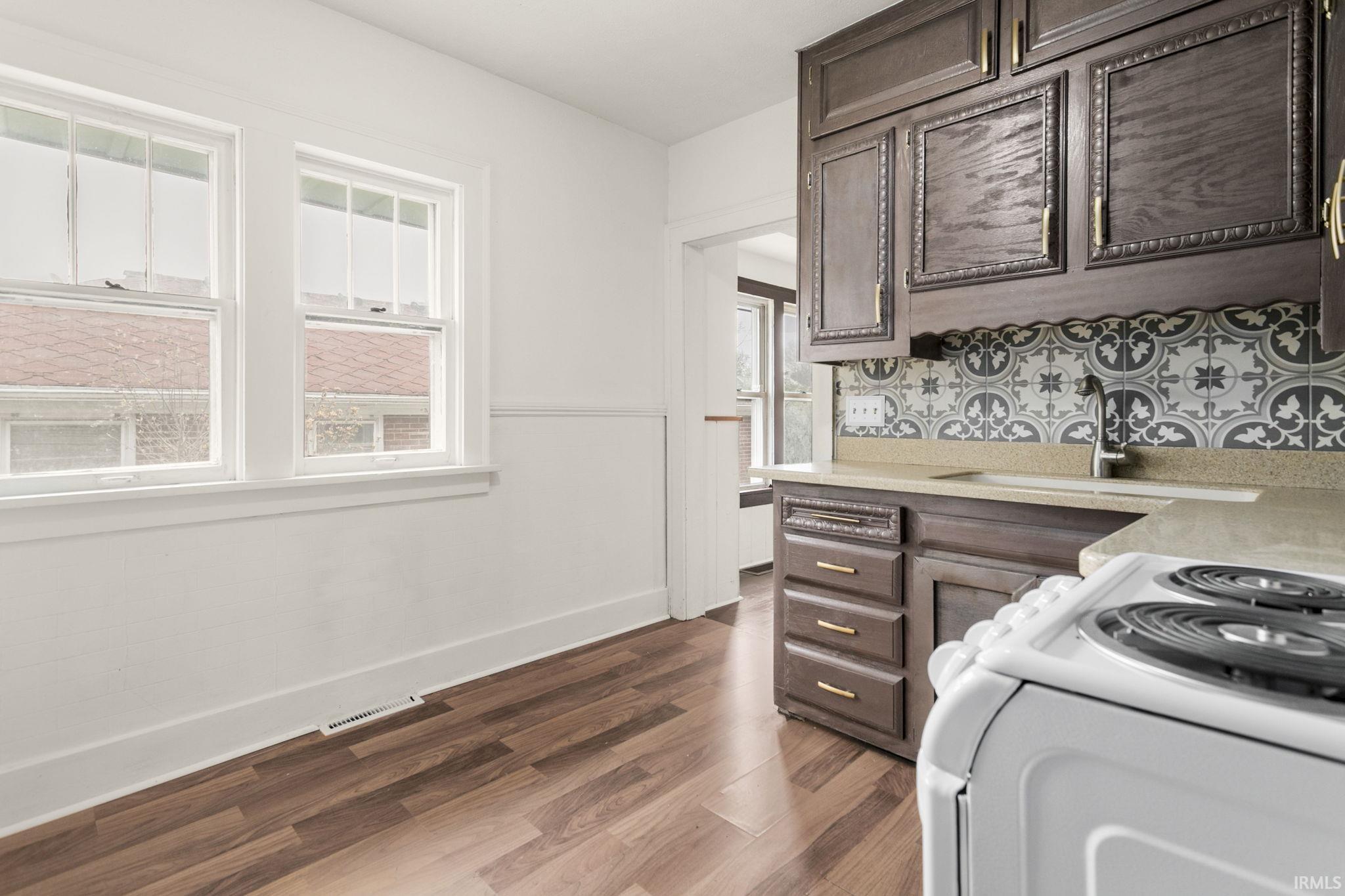 809 East Victoria Street South Bend, IN 46614 - Photo 12 of 21