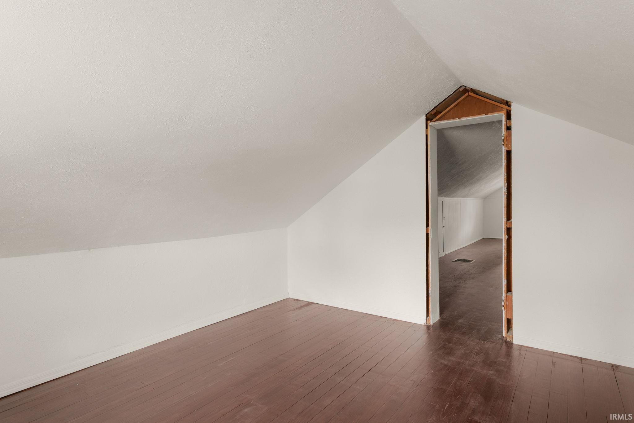 809 East Victoria Street South Bend, IN 46614 - Photo 14 of 21