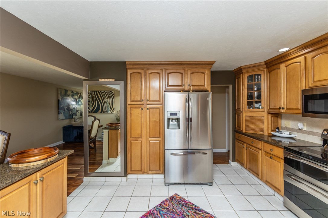 6468 South Canterbury Road Parma, OH 44129 - Photo 9 of 27