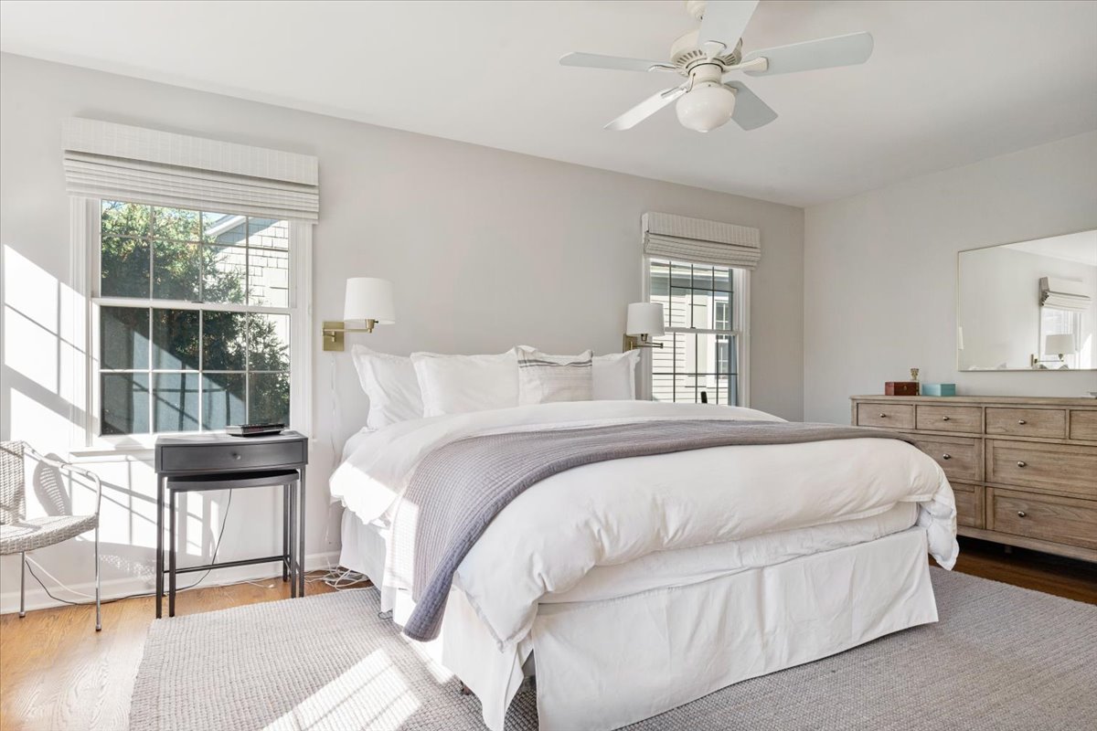 989 Ash Street Winnetka, IL 60093 - Photo 22 of 35 a bedroom with a bed and a window