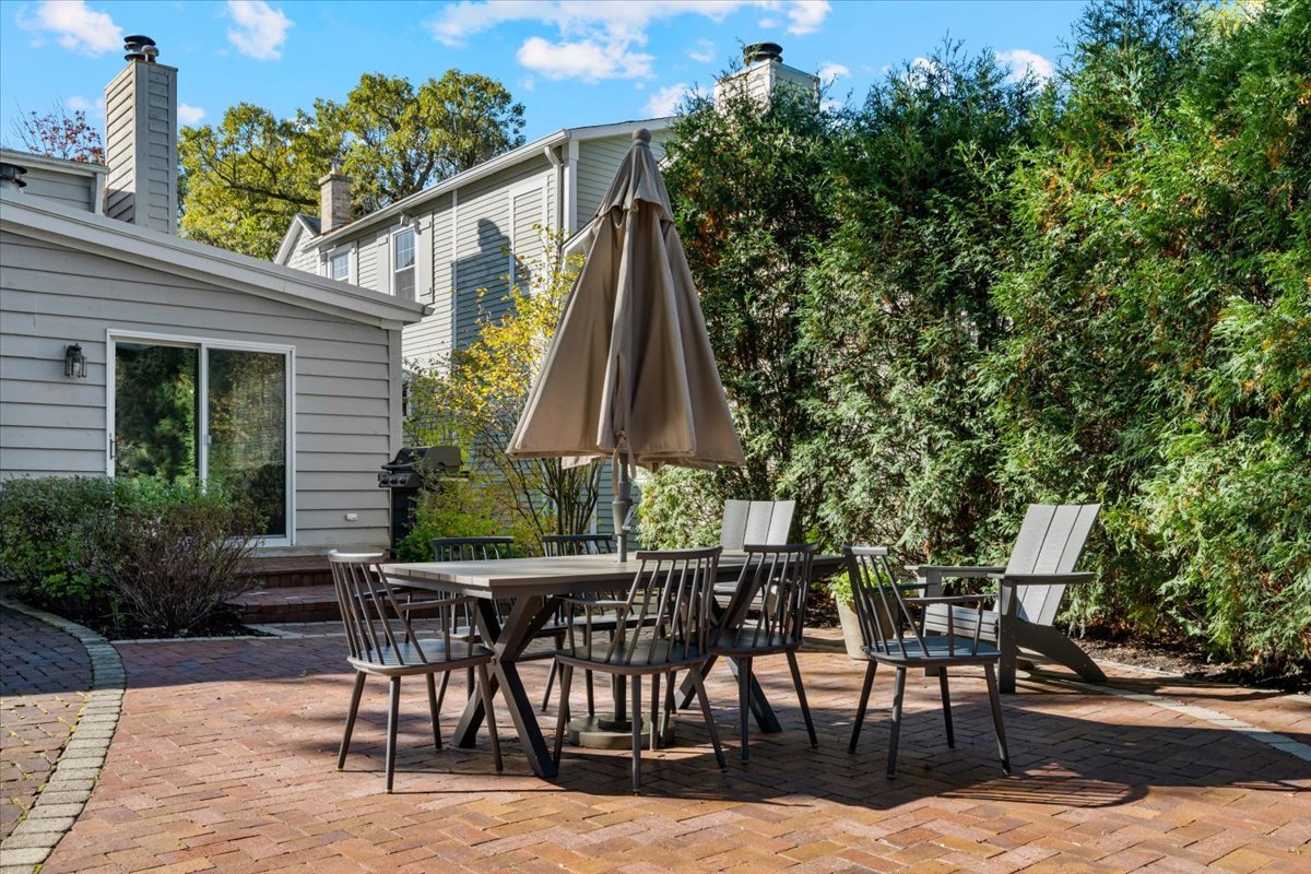 989 Ash Street Winnetka, IL 60093 - Photo 31 of 35 a view of outdoor space yard and patio