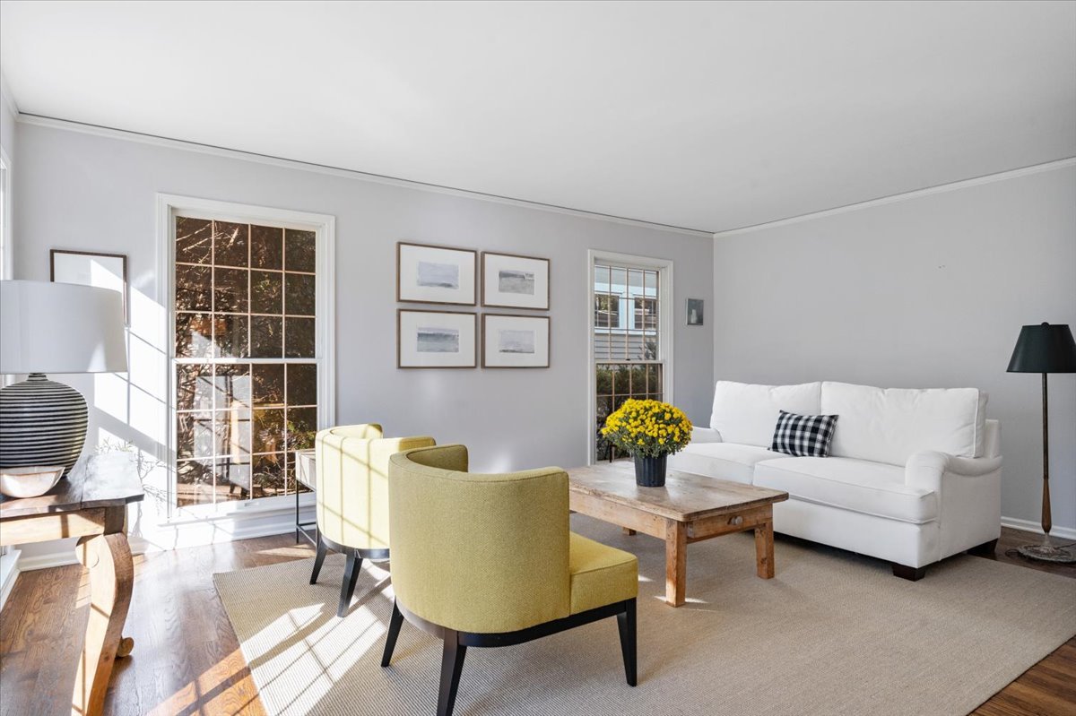 989 Ash Street Winnetka, IL 60093 - Photo 5 of 35 a living room with furniture and a large window