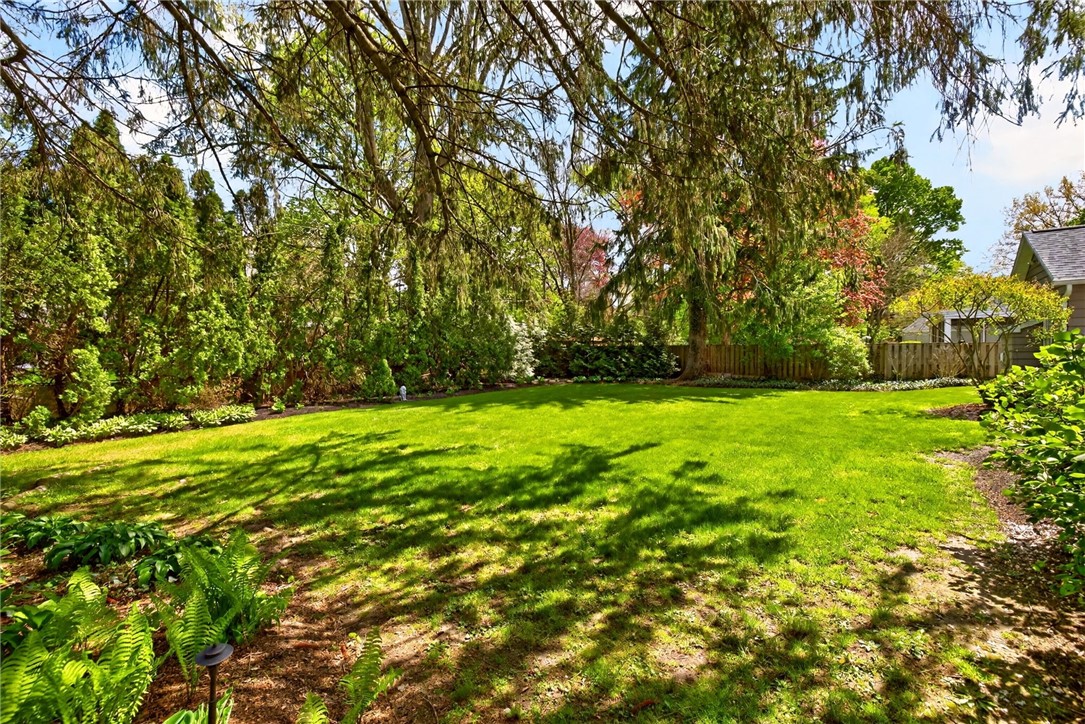 220 Overbrook Road Pittsford, NY 14618 - Photo 39 of 47