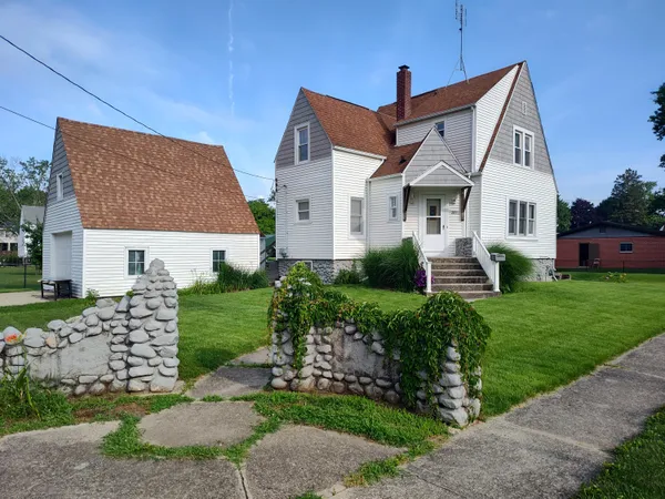 $189,900 | 207 North Douglas Street, Bronson, MI 49028