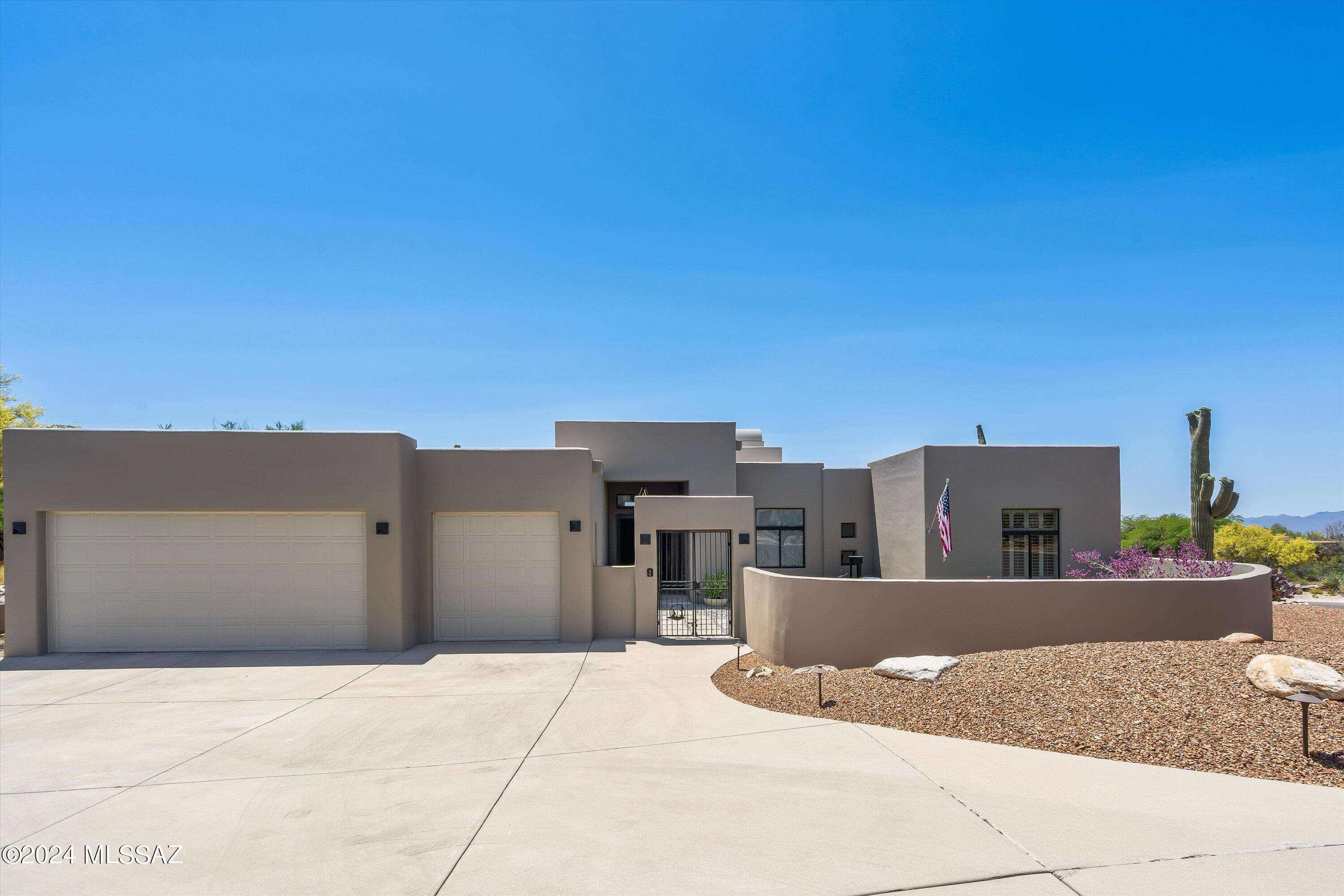 12456 North Piping Rock Road Oro Valley, AZ 85755 - Photo 3 of 46