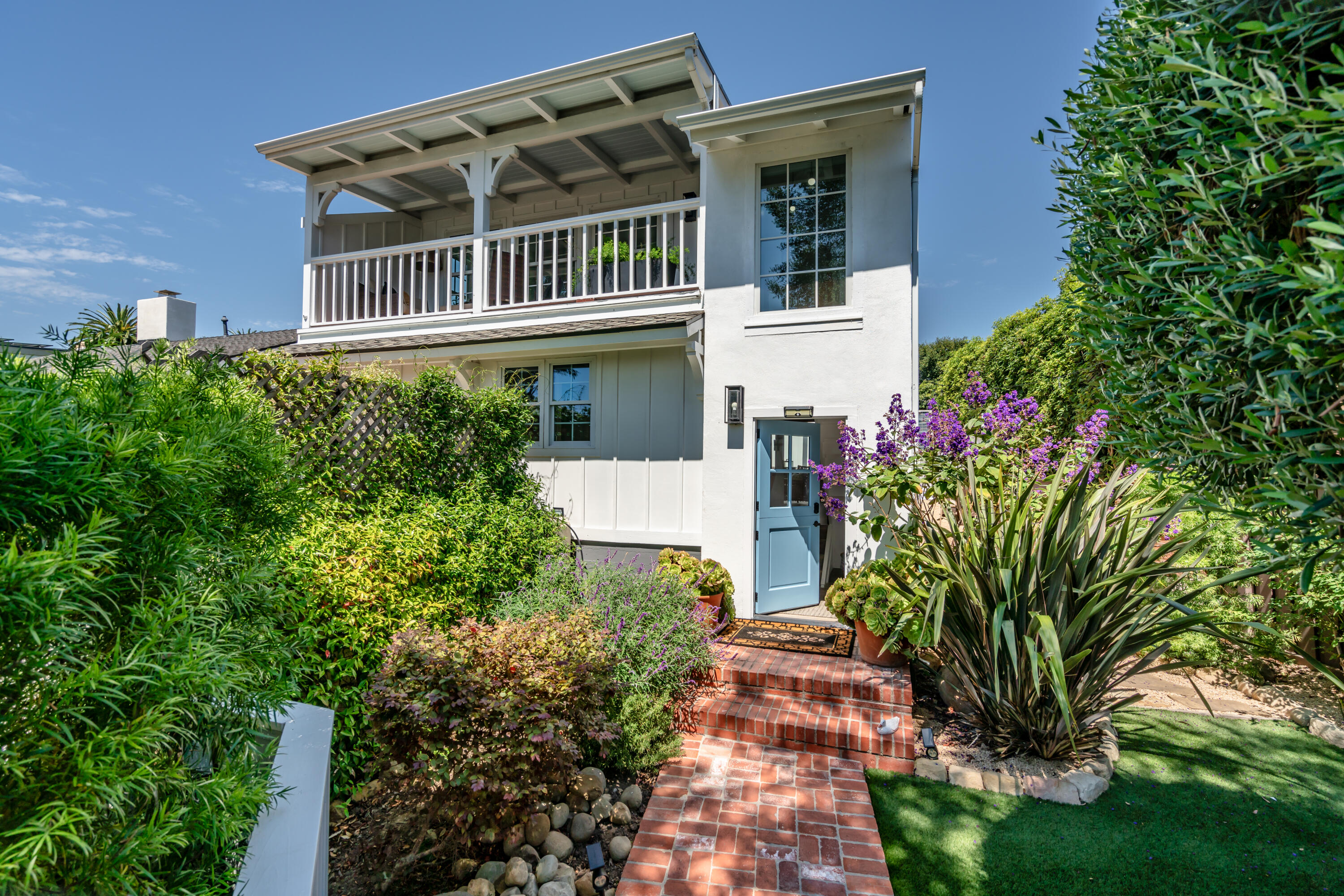 1180 High Road Montecito, CA 93108 - Photo 25 of 39 front view of a house