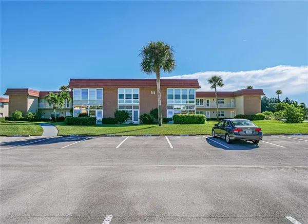 $1,800 | 55 Woodland Drive, Unit 207, Vero Beach, FL 32962