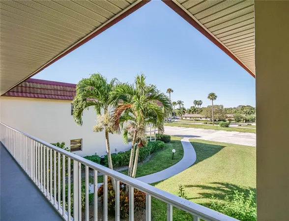 $1,800 | 55 Woodland Drive, Unit 207, Vero Beach, FL 32962