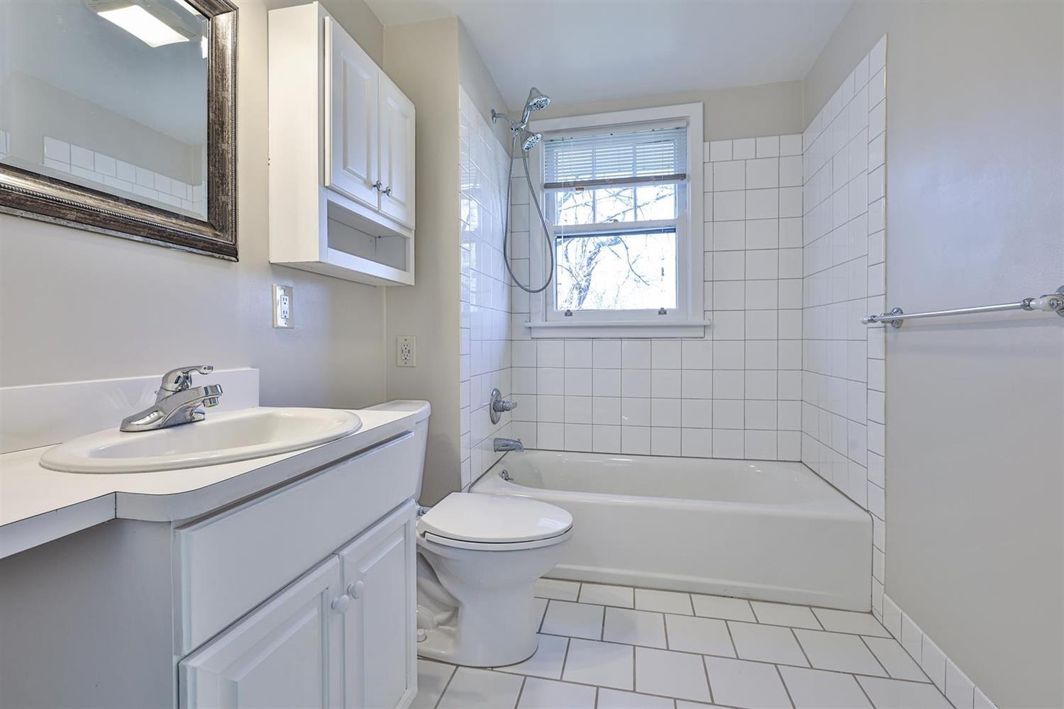 1181 Sutton Road Cincinnati, OH 45230 - Photo 32 of 34