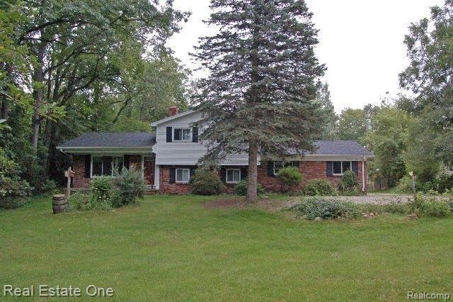 250 East Romeo Road Oakland, MI 48363 - Photo 2 of 16 Front View