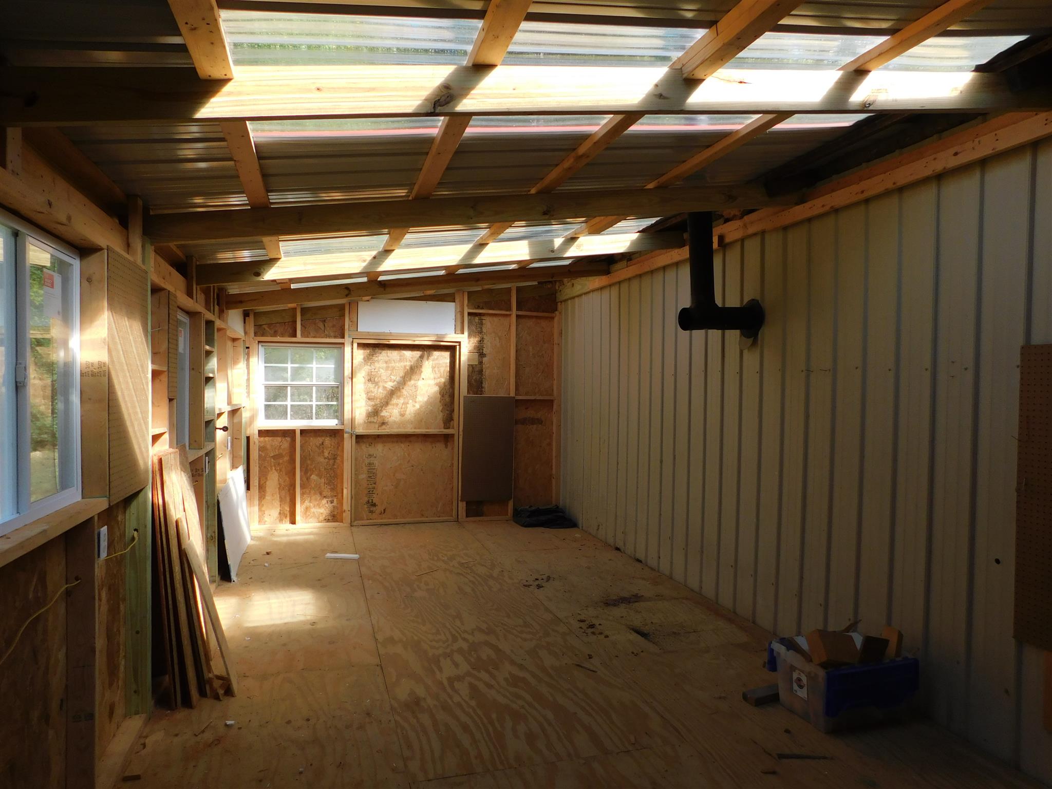 422 North Clydeton Road Waverly, TN 37185 - Photo 7 of 30 Inside of wood working area
