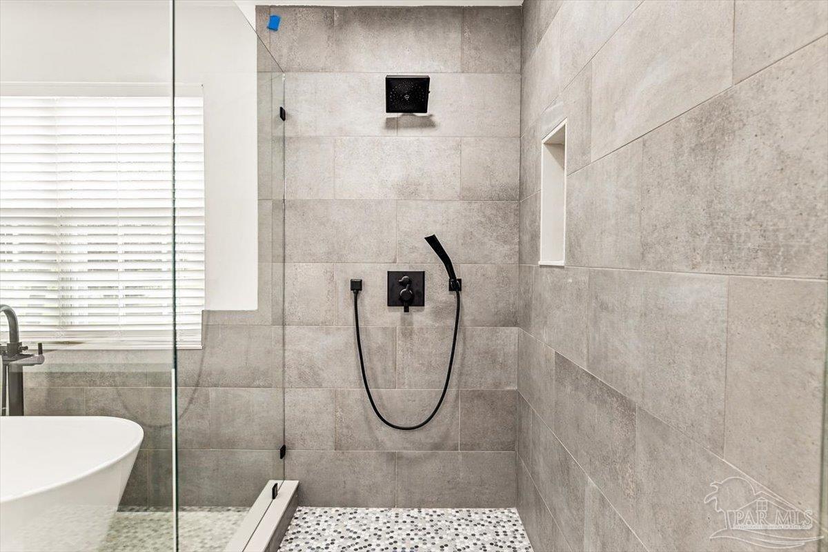 2830 Masters Boulevard Navarre, FL 32566 - Photo 37 of 52