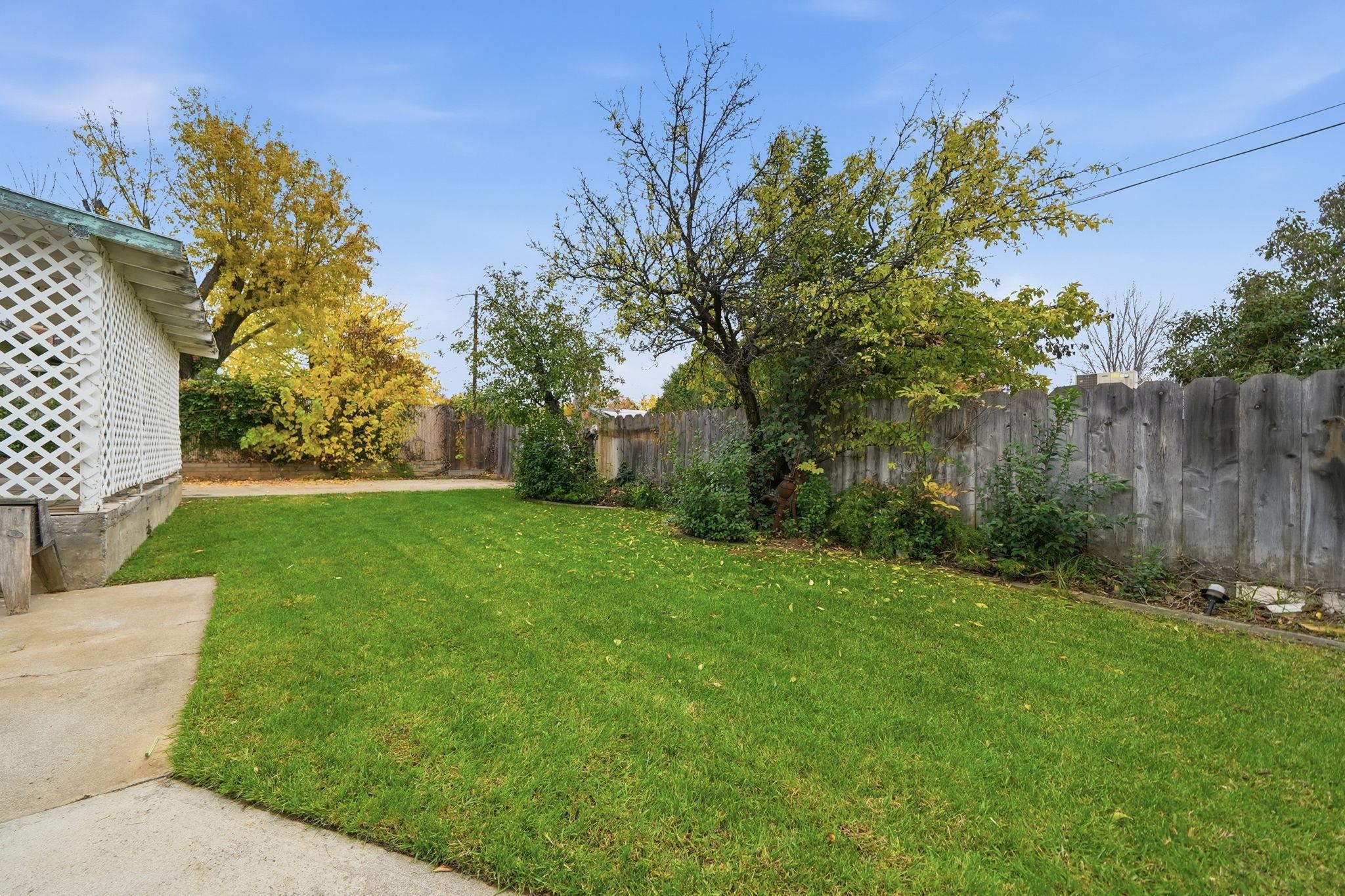 228 Encinal Drive Red Bluff, CA 96080 - Photo 25 of 34
