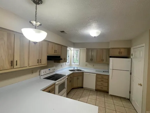 $1,950 | 1608 South Highland Avenue, Bloomington, IN 47401