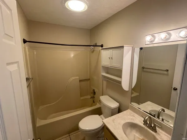 $1,950 | 1608 South Highland Avenue, Bloomington, IN 47401