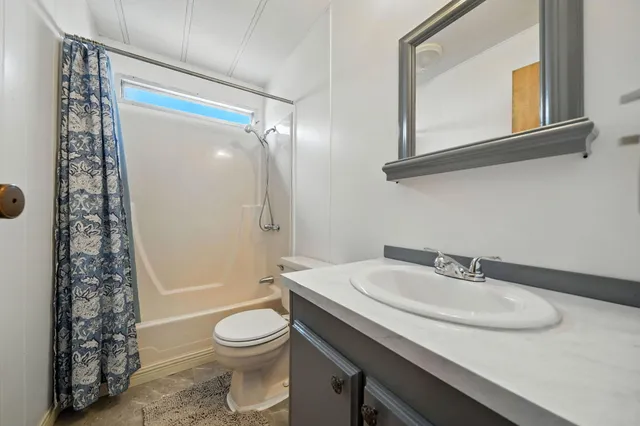 $72,500 | 3006 Joyce Drive, Unit 300, Anderson, CA 96007