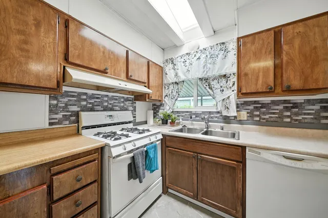 $72,500 | 3006 Joyce Drive, Unit 300, Anderson, CA 96007