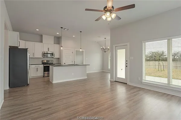 $2,400 | 3401 Alsace Court, Bryan, TX 77808