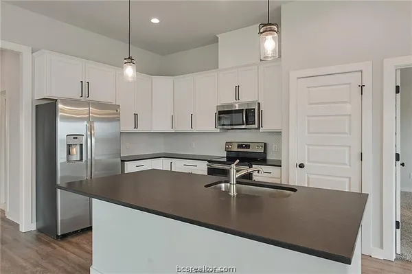 $2,400 | 3401 Alsace Court, Bryan, TX 77808