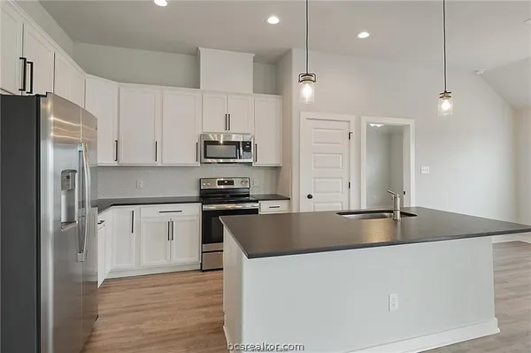 $2,400 | 3401 Alsace Court, Bryan, TX 77808