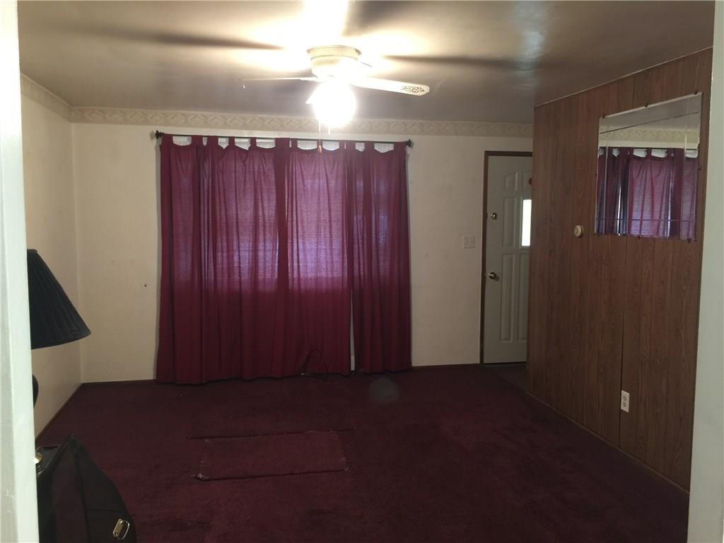 715 Center Road Plum, PA 15239 - Photo 3 of 15 Living room