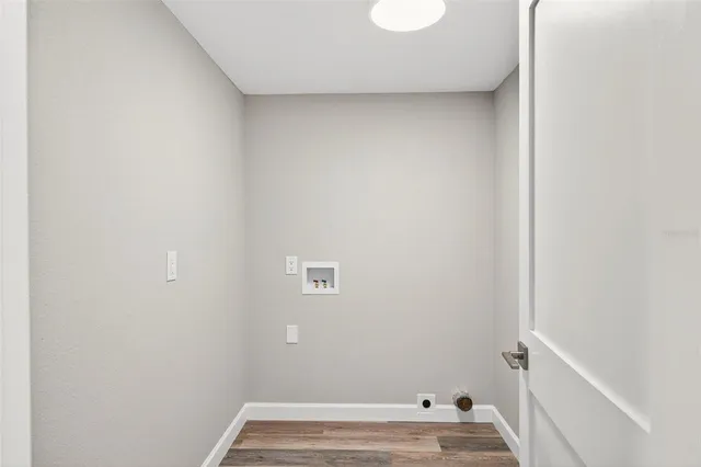 $185,000 | 1112 Elkhart Circle, Tavares, FL 32778