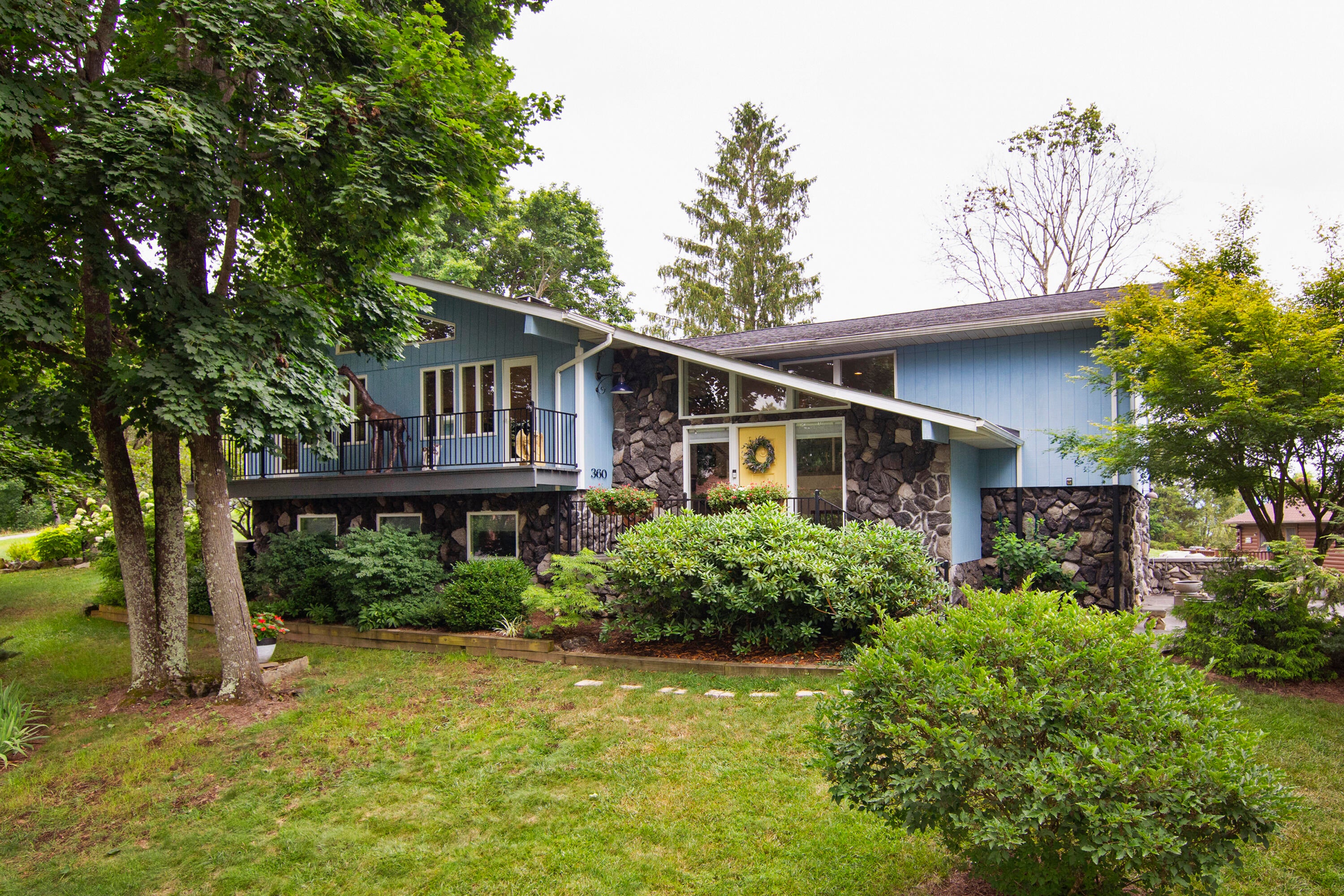 360 Ruffner Drive Lewisburg, WV 24901 - Photo 1 of 72 Gallery Image 1