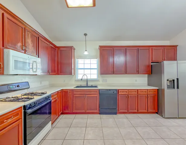 $2,000 | 3327 Dartmouth Drive, Tallahassee, FL 32317