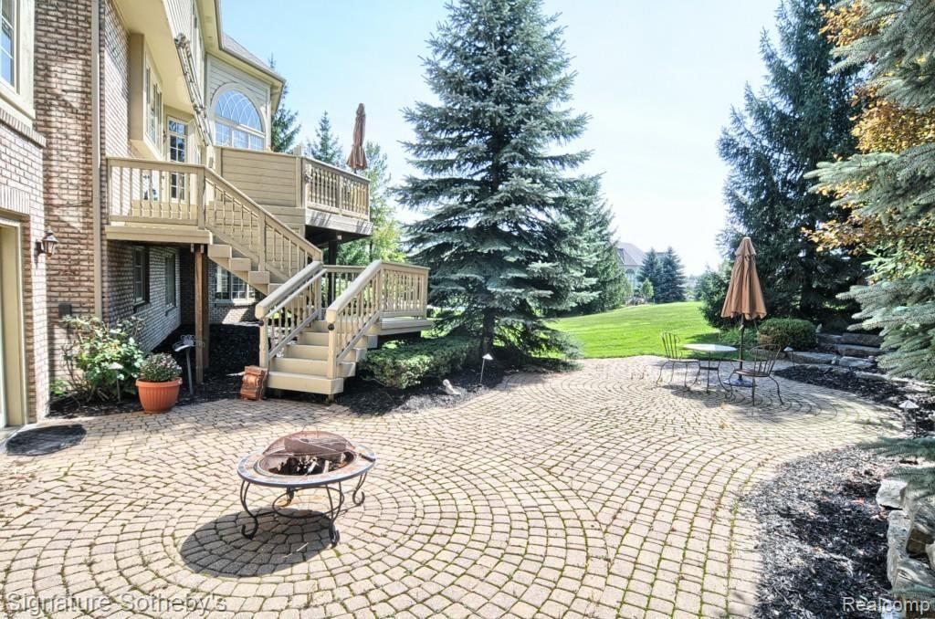 5645 Murfield Drive Rochester, MI 48306 - Photo 31 of 32 Patio.jpg