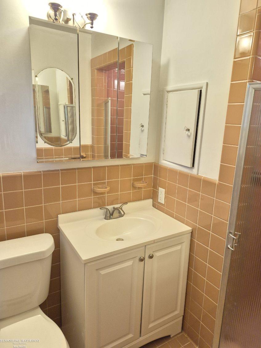 832 Harcourt Road Grosse Pointe Park, MI 48230 - Photo 10 of 16