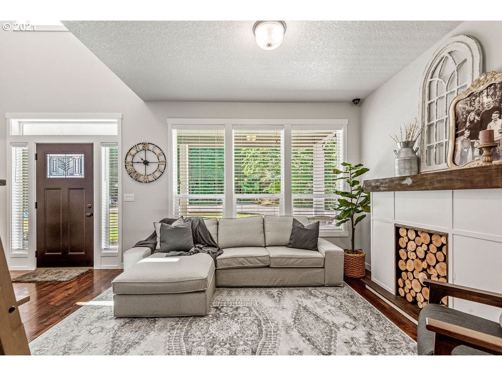 983 Lookout Road Castle Rock, WA 98611 - Photo 5 of 31