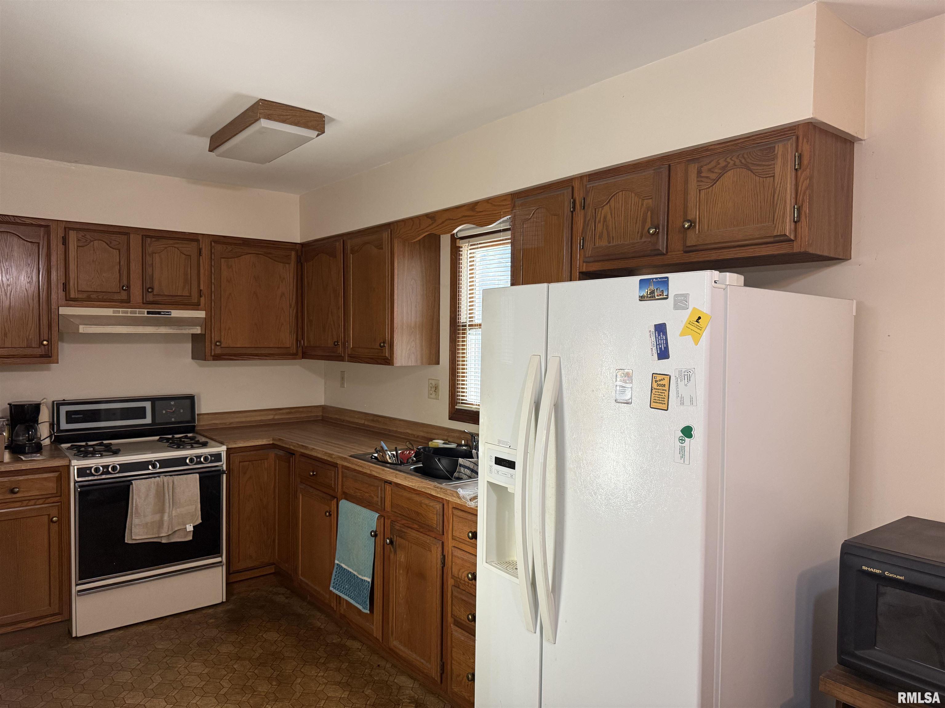 515 Ninth Street Carrollton, IL 62016 - Photo 4 of 14