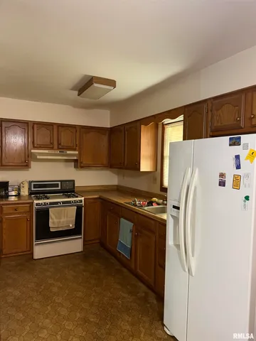 $64,500 | 515 Ninth Street, Carrollton, IL 62016