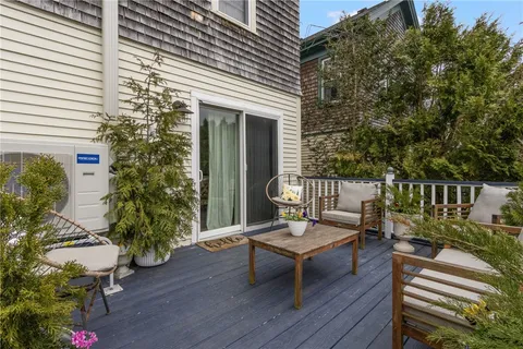$895,000 | 5 Conrad Court, Newport, RI 02840